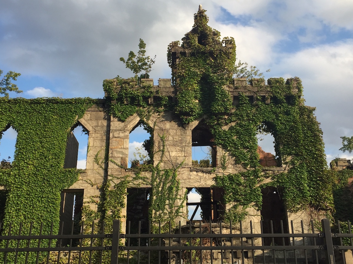 Living on Roosevelt Island What's it like and is it bad?